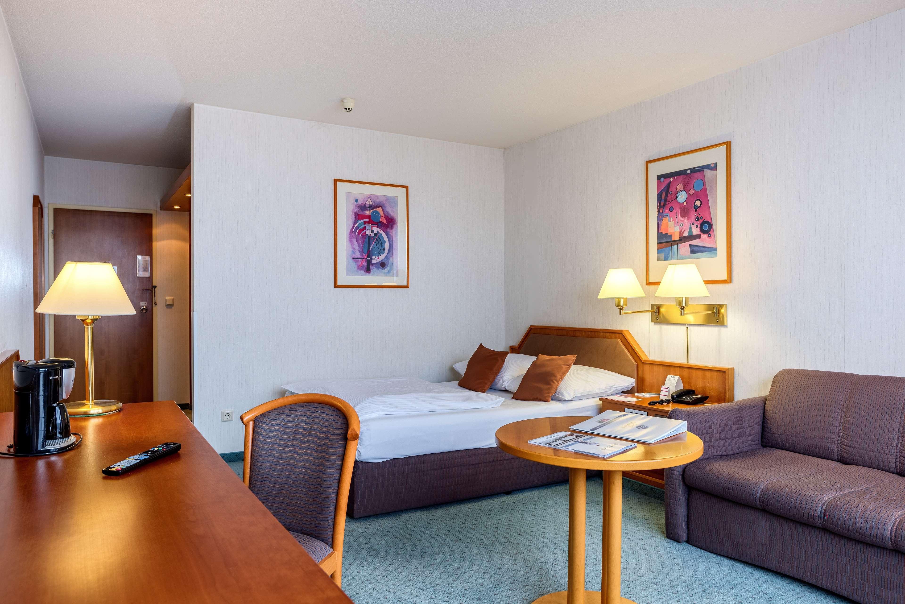 Leoso Hotel Ludwigshafen Экстерьер фото