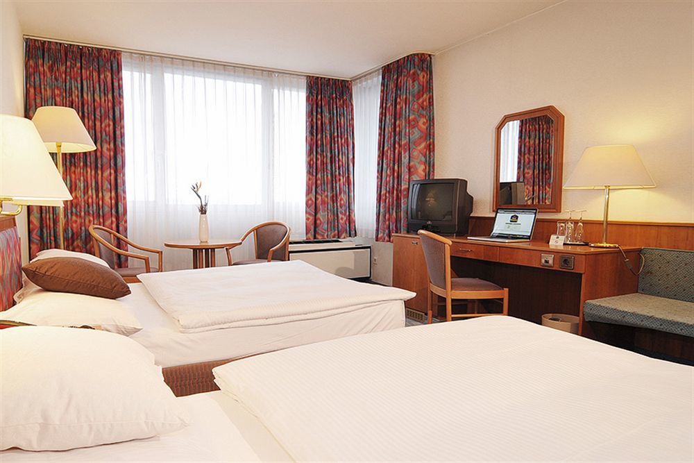 Leoso Hotel Ludwigshafen Экстерьер фото